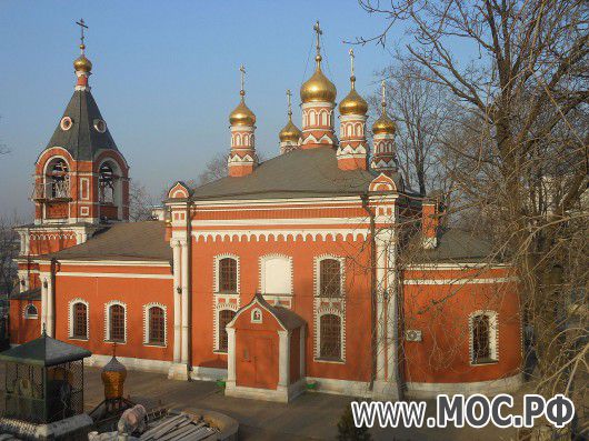 Село Владыкино - это крупнейший населенный пункт, положивший начало району Отрадное.